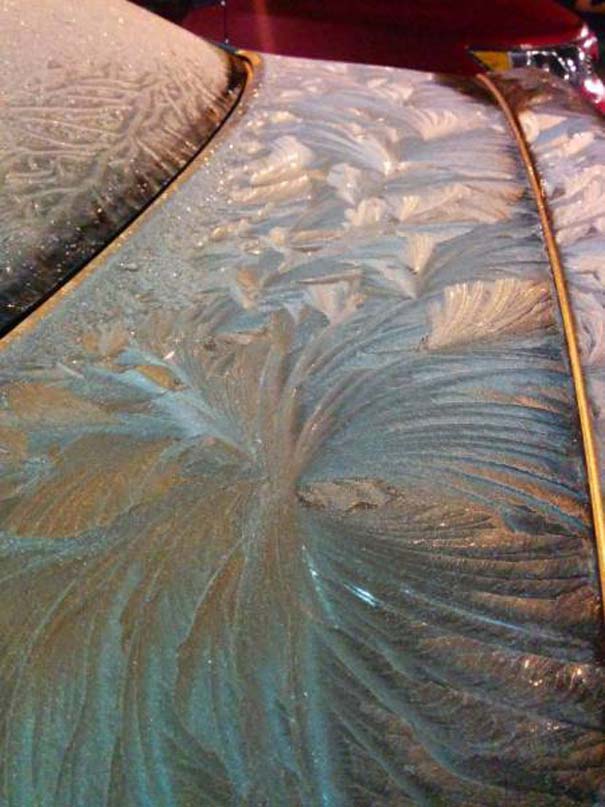 Όταν ο πάγος δημιουργεί απίστευτη τέχνη πάνω σε αυτοκίνητα (5)