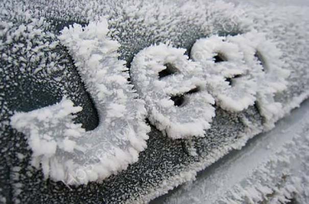 Όταν ο πάγος δημιουργεί απίστευτη τέχνη πάνω σε αυτοκίνητα (16)