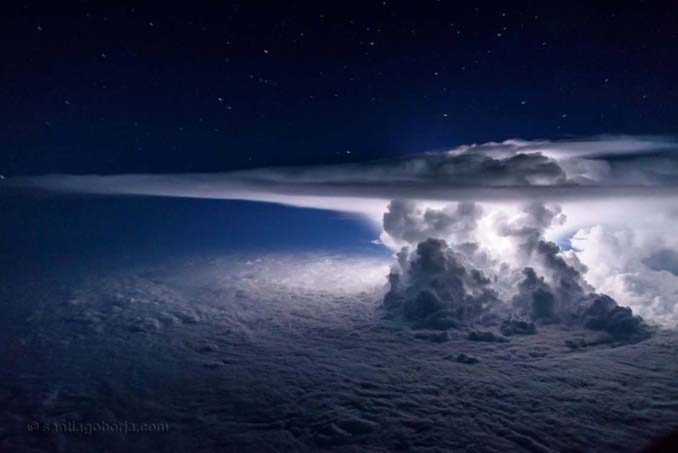 Πιλότος απαθανατίζει τέλειες καταιγίδες από το πιλοτήριο του αεροπλάνου (2)