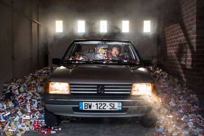 Φωτογράφος δείχνει τι θα συνέβαινε αν για 4 χρόνια δεν πετούσατε τα σκουπίδια σας (5)