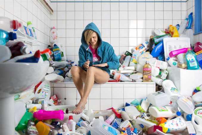 Φωτογράφος δείχνει τι θα συνέβαινε αν για 4 χρόνια δεν πετούσατε τα σκουπίδια σας (7)