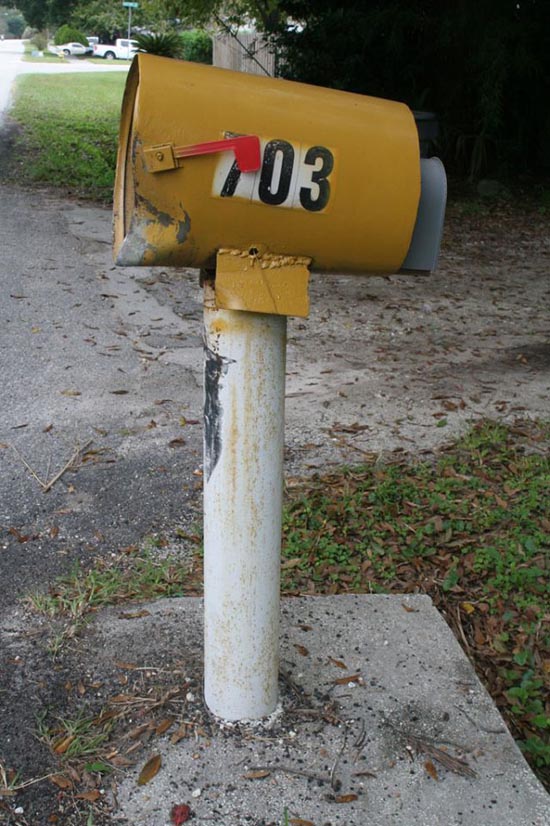 Grand Cherokee vs Mailbox