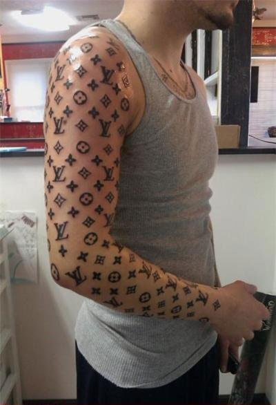 Φωτογραφία της ημέρας: Τατουάζ για να γίνετε ακαταμάχητοι στις γυναίκες