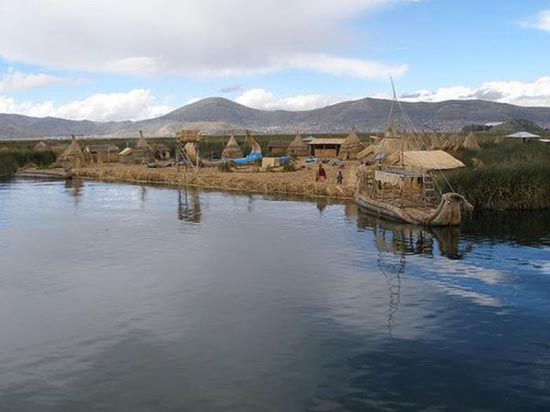 Η μοναδική λίμνη Titicaca και τα επιπλέοντα νησιά της (8)