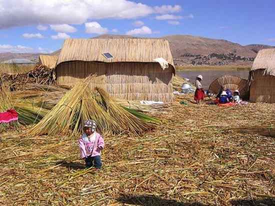 Η μοναδική λίμνη Titicaca και τα επιπλέοντα νησιά της (12)