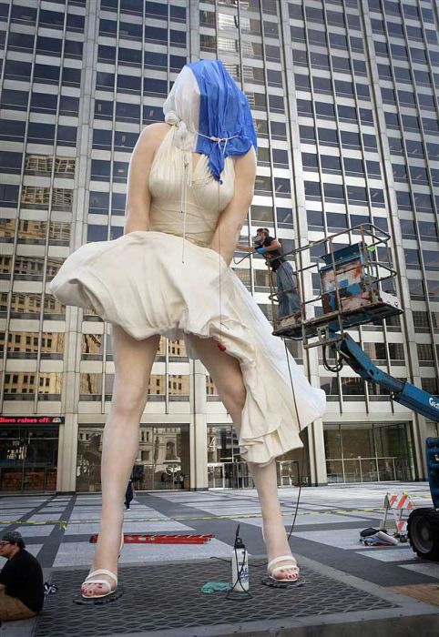 Γιγαντιαίο γλυπτό Marilyn Monroe στο Σικάγο (8)