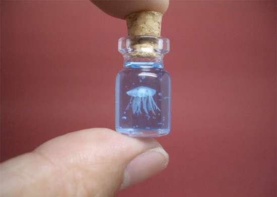 Γλυπτά μινιατούρες σε μικροσκοπικά μπουκάλια (3)