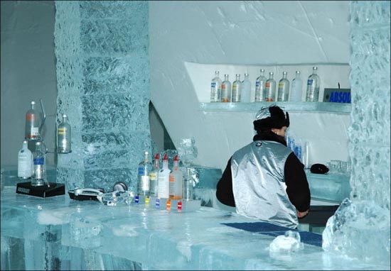 Απίστευτο ξενοδοχείο από πάγο στον Καναδά (14)