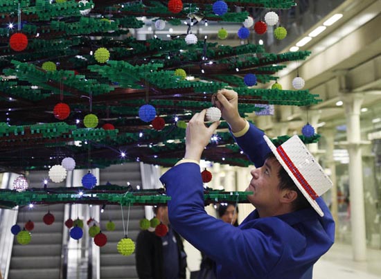 Το μεγαλύτερο χριστουγεννιάτικο δέντρο από Lego στον κόσμο (1)