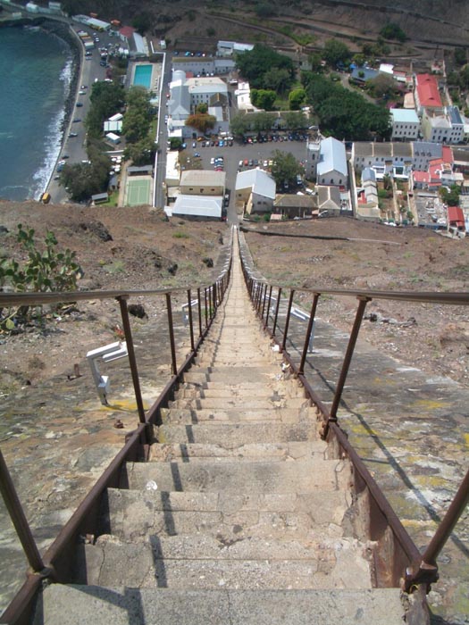 Η μακρύτερη ευθεία σκάλα στον κόσμο | Otherside.gr (1)