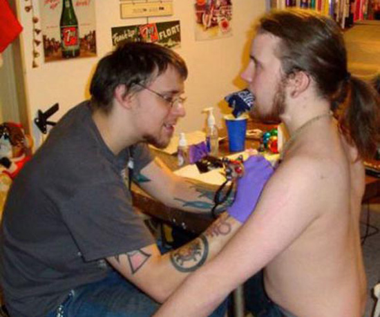 Ίσως ο χειρότερος τατουατζής του κόσμου... (18)