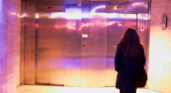 Νέα απίθανη φάρσα του Remi Gaillard στο ασανσέρ