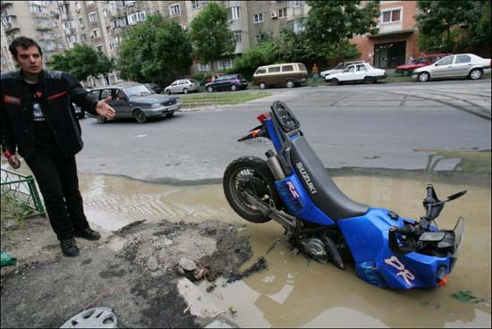 Αναπάντεχο ατύχημα με μοτοσικλέτα (2)