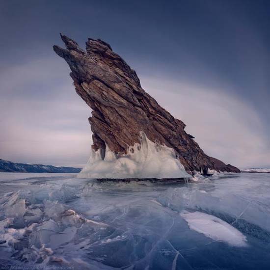 Παγωμένη λίμνη Baikal στη Σιβηρία (17)