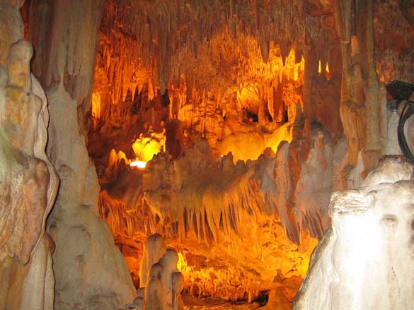 Εξωπραγματικά σπήλαια απ' όλο τον κόσμο (6)