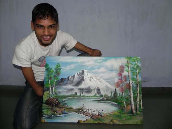 Νεαρός έχασε τα δυο του χέρια κι έγινε ζωγράφος! (6)