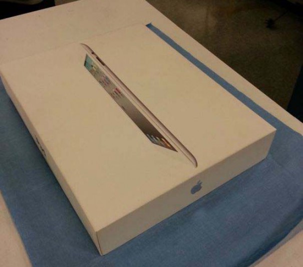 Το δώρο iPad από τον φίλο της έκρυβε μια έκπληξη (1)