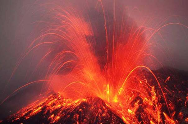 Φωτογραφίες από εκρήξεις ηφαιστείων που προκαλούν δέος (21)