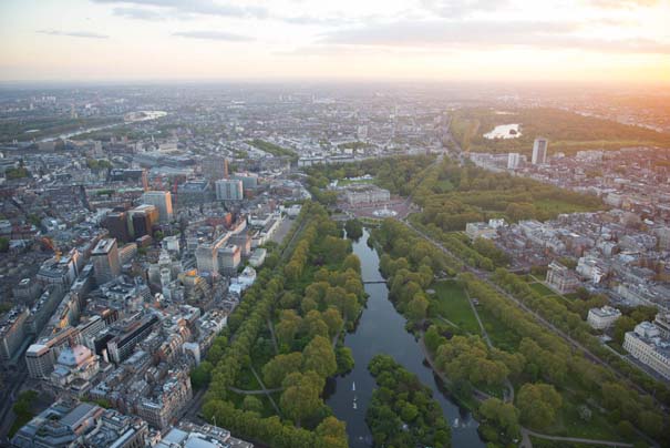 Το Λονδίνο μέσα από εντυπωσιακές εναέριες φωτογραφίες (15)