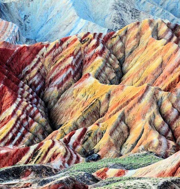 Danxia: Τα εξωπραγματικά πολύχρωμα βουνά στην Κίνα (1)