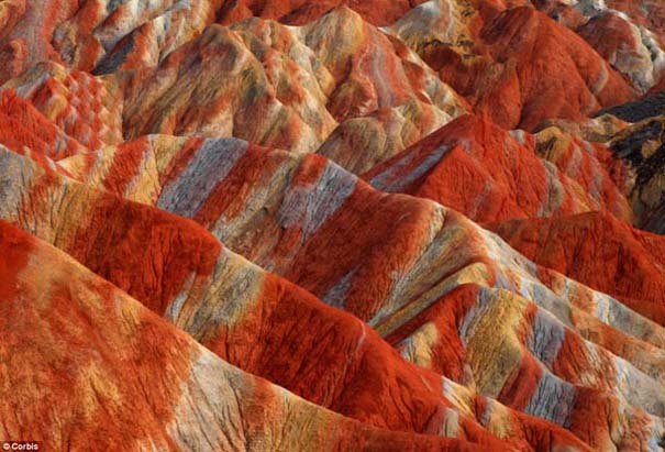 Danxia: Τα εξωπραγματικά πολύχρωμα βουνά στην Κίνα (8)