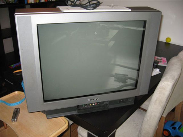 Έφτιαξε κλασσικό Arcade χρησιμοποιώντας μια παλιά τηλεόραση (1)