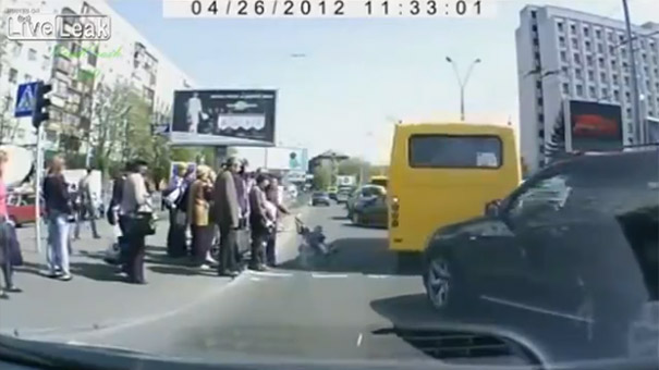 Γονείς δημόσιοι κίνδυνοι στους δρόμους της Ρωσίας