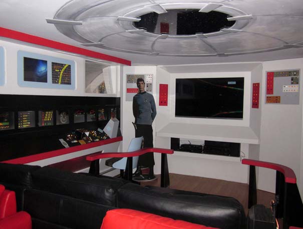 Λάτρης του Star Trek μετέτρεψε το υπόγειο της σε USS Enterprise (6)