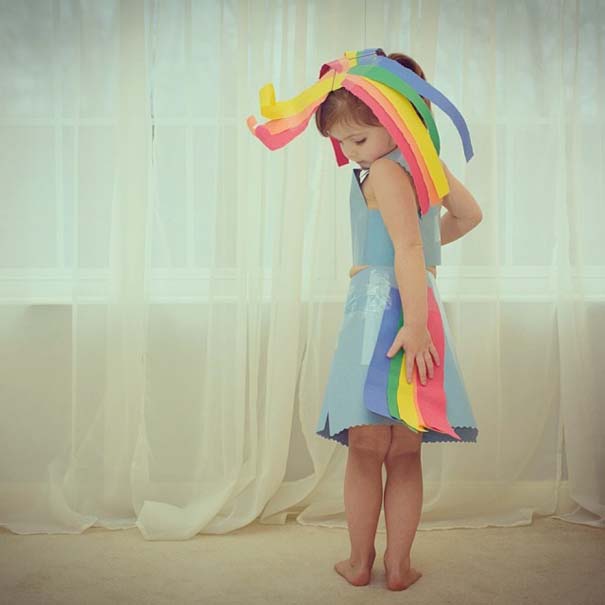 4χρονη δημιουργεί με τη μητέρα της εκπληκτικά φορέματα από χαρτί (48)