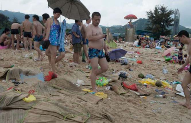 Εν τω μεταξύ, σε κάποια παραλία της Κίνας... (2)