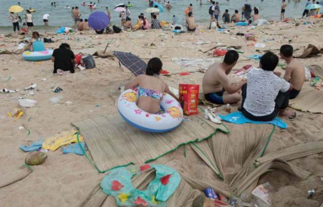 Εν τω μεταξύ, σε κάποια παραλία της Κίνας... (4)