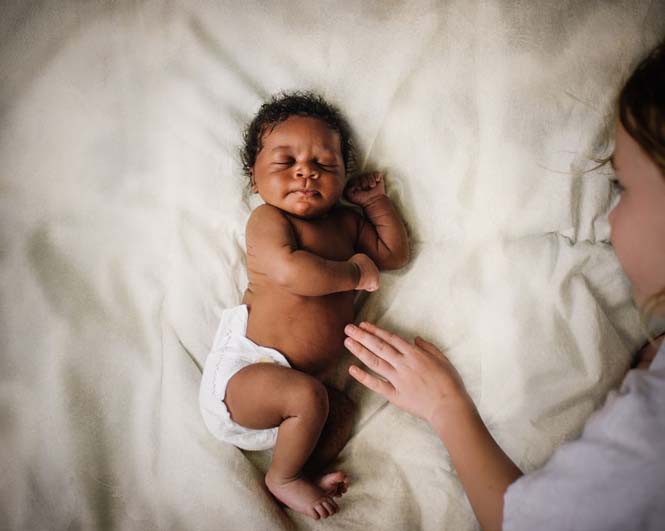 Συγκινητικές φωτογραφίες από την υιοθεσία ενός μωρού δείχνουν τι θα πει ανιδιοτελής αγάπη (2)