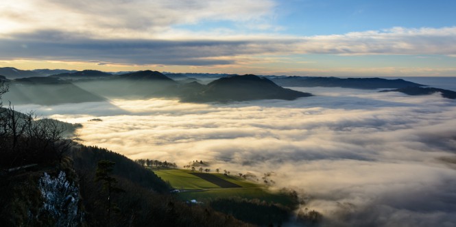 Ομιχλώδης κοιλάδα στην Αυστρία | Φωτογραφία της ημέρας