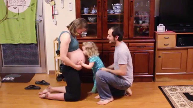 Σε αυτό το time-lapse video εγκυμοσύνης συμμετείχε όλη η οικογένεια