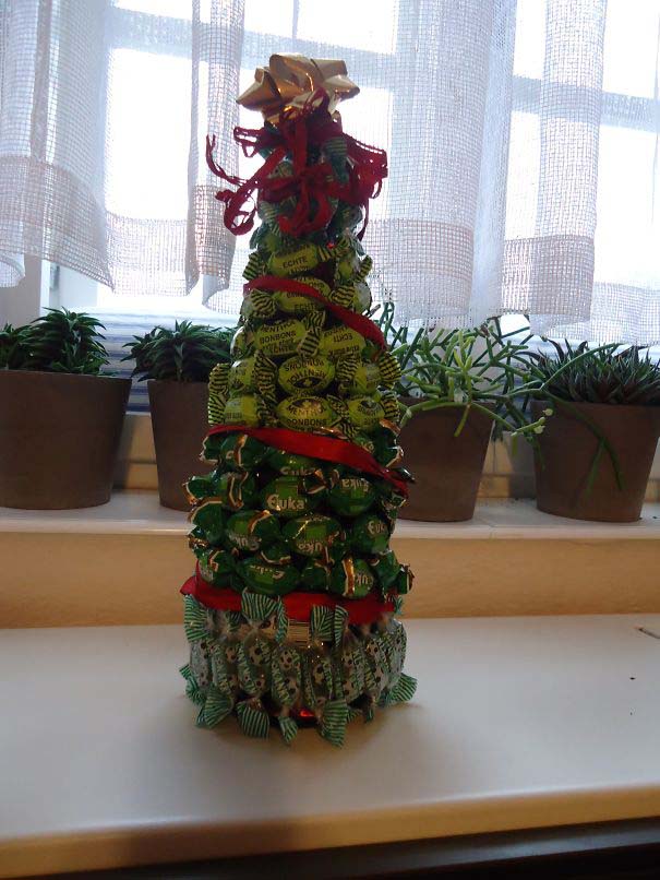 Δημιουργικά DIY χριστουγεννιάτικα δένδρα (23)