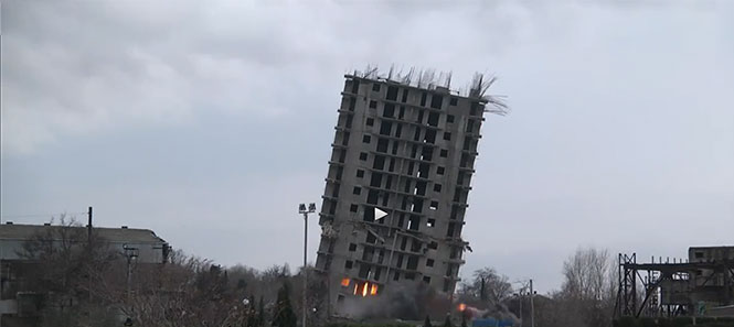 Το κτήριο που... αρνιόταν να πέσει!