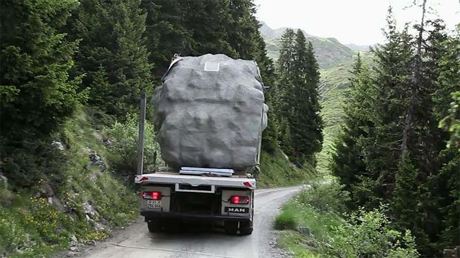 Αυτός ο τεράστιος βράχος στις Ελβετικές Άλπεις είναι στην πραγματικότητα κάτι εντελώς διαφορετικό (7)