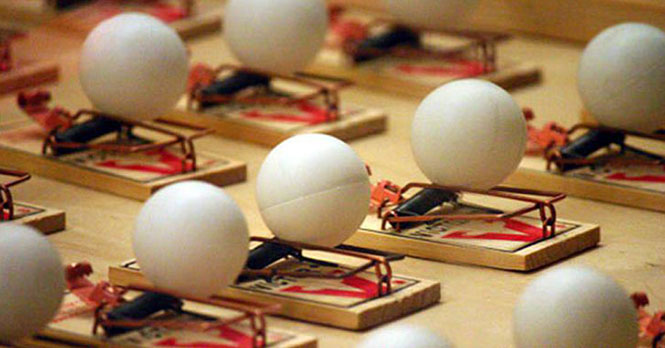 2014 ποντικοπαγίδες και 2015 μπαλάκια του ping pong δημιουργούν την υπέρτατη αλυσιδωτή αντίδραση