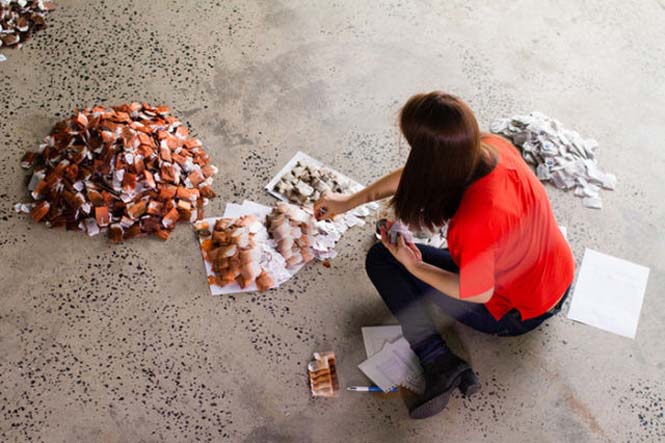 Ένα απίστευτο έργο τέχνης με 20.000 σακουλάκια τσαγιού (1)