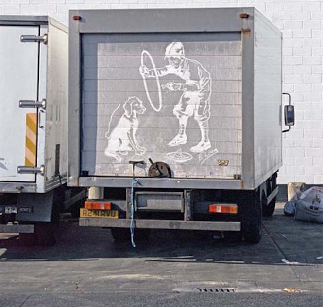 Τέχνη πάνω σε σκονισμένα φορτηγά (5)