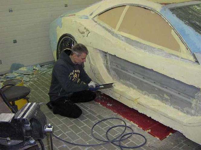 Η απίστευτη μεταμόρφωση ενός παλιού αυτοκινήτου που έμοιαζε με παλιοσίδερα (4)