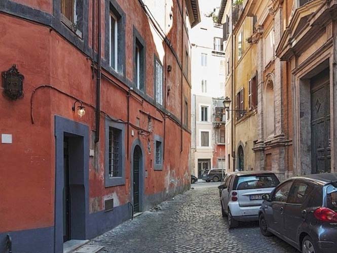Μικροσκοπικό διαμέρισμα στη Ρώμη που έχει όλα τα απαραίτητα (1)