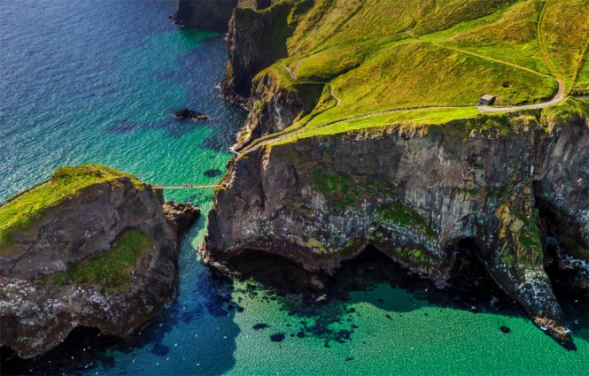 Γέφυρα με εκπληκτική θέα στην Βόρεια Ιρλανδία | Φωτογραφία της ημέρας