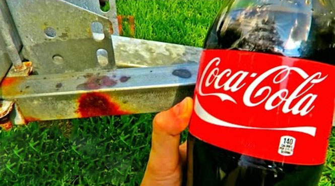 Αφαίρεση σκουριάς με Coca Cola