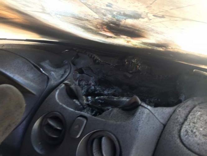 Αυτοκίνητο χτυπήθηκε από κεραυνό (2)