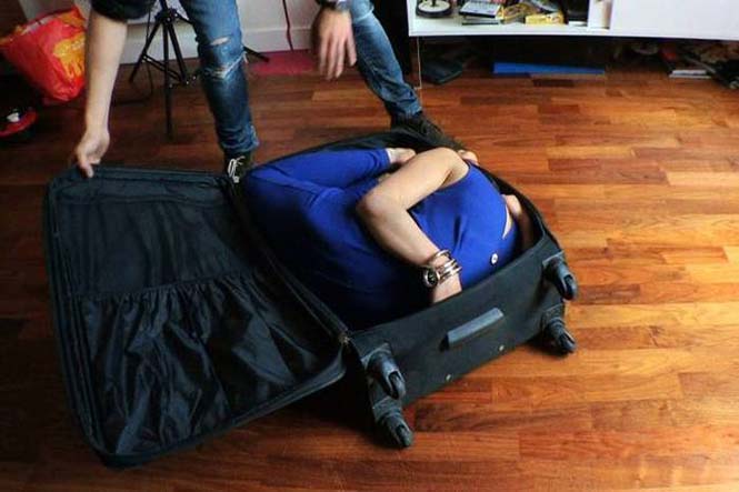 Αυτή η γυναίκα είναι τόσο ευλύγιστη που μπορεί να χωρέσει σε μια βαλίτσα (7)