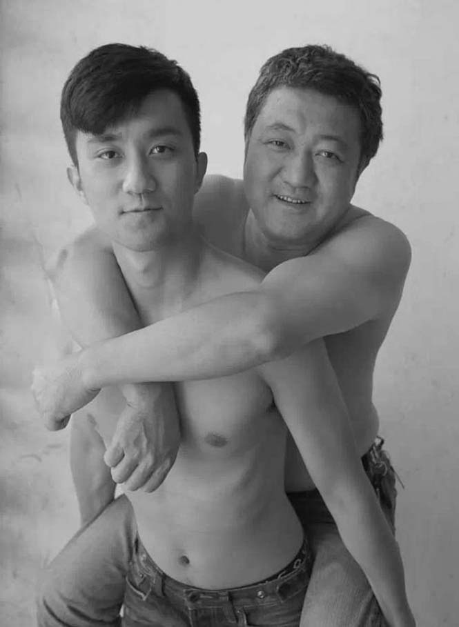 Πατέρας και γιος έβγαζαν την ίδια φωτογραφία για σχεδόν 30 χρόνια... μέχρι την τελευταία (29)
