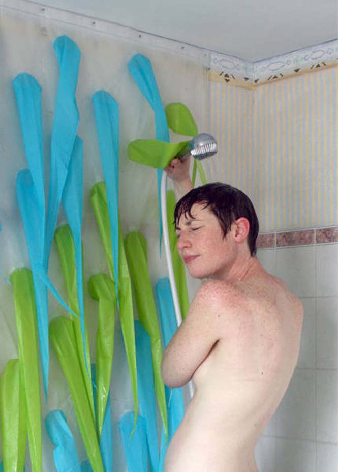 Μια αλλόκοτη κουρτίνα μπάνιου στην υπηρεσία της εξοικονόμησης νερού (2)
