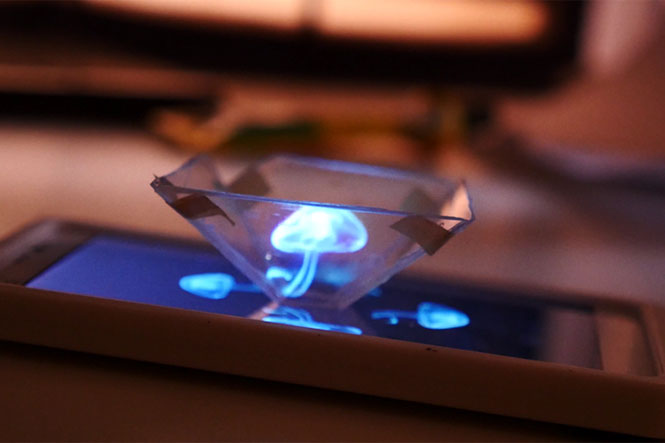 Πως να μετατρέψετε το smartphone σας σε προτζέκτορα 3D ολογραμμάτων