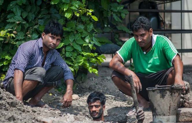 Οι δύτες υπονόμων στο Δελχί έχουν μια από τις πιο αηδιαστικές δουλειές στον κόσμο (1)